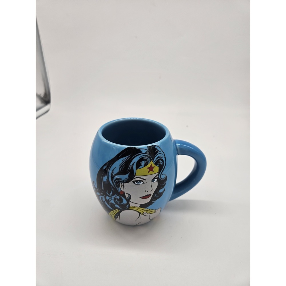 Vintage DC Comics Wonder Woman Vandor Products Oval Blue Coffee Mug
